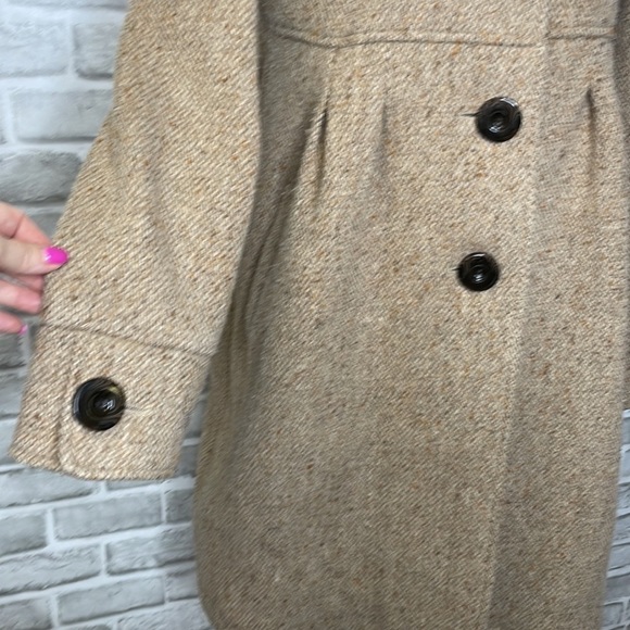 I. Spiewak & Sons women’s brown wool button down coat with hood and two pockets - Picture 5 of 15